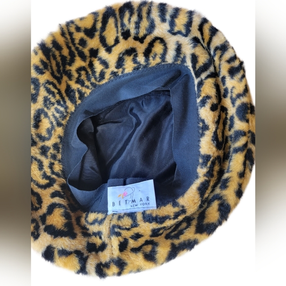 ❌️SOLD❌️ Betmar Faux Fur Leopard Print Vintage Convertible Bucket Hat - Picture 2 of 4